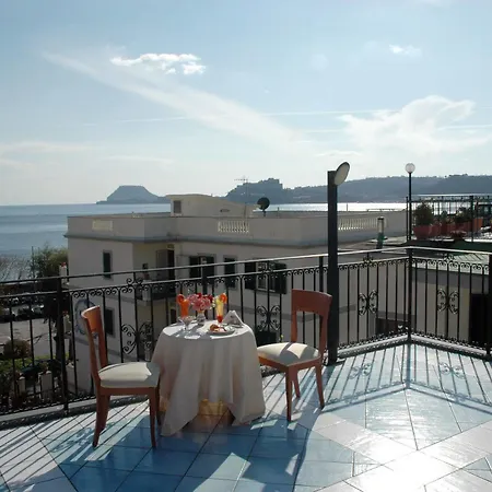 Luisa Hotel 4*