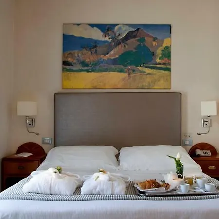 Luisa Hotel 4*